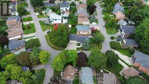 9 APPLEDALE ROAD | Toronto Ontario | Slide Image Thirteen