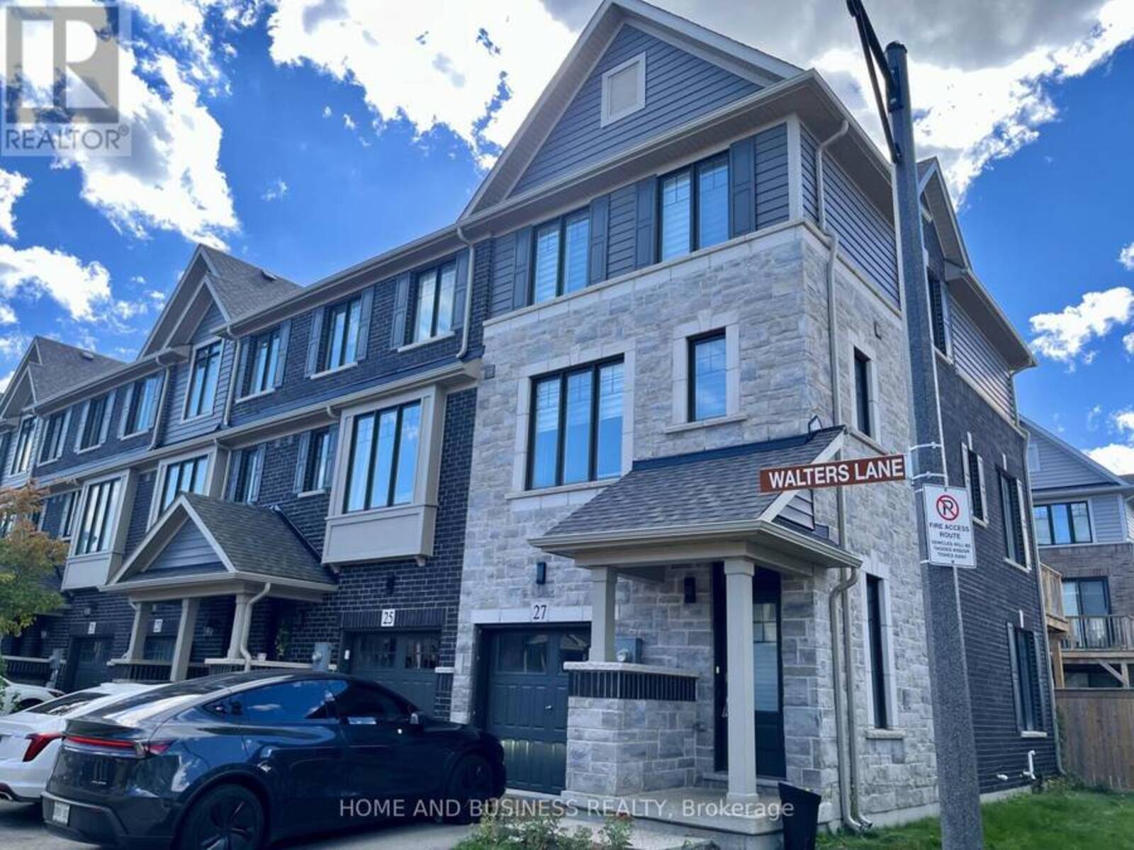 27 WALTERS LANE, Grimsby, Ontario L3M 0H2