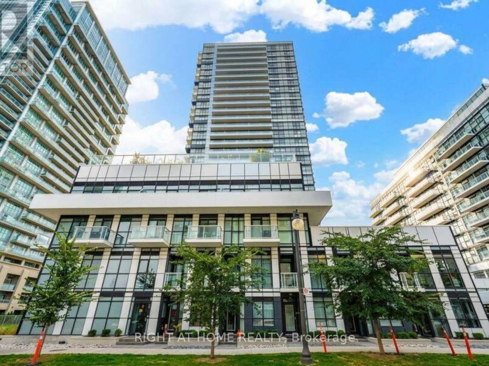 402 - 251 MANITOBA STREET, Toronto, Ontario M8Y 0C7