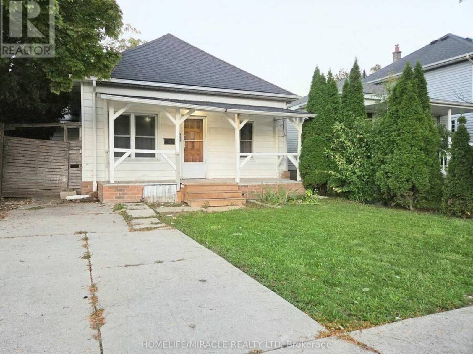 908 WINDSOR AVENUE, Windsor, Ontario N9A 1K2