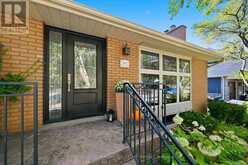 362 OAKWOOD DRIVE | Burlington Ontario | Slide Image Four