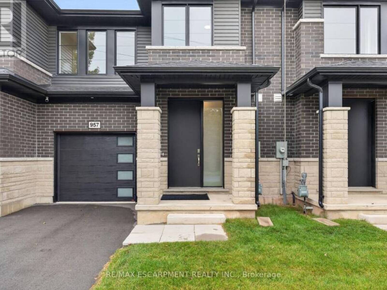 957 CLARE AVENUE, Welland, Ontario L3C 3C2