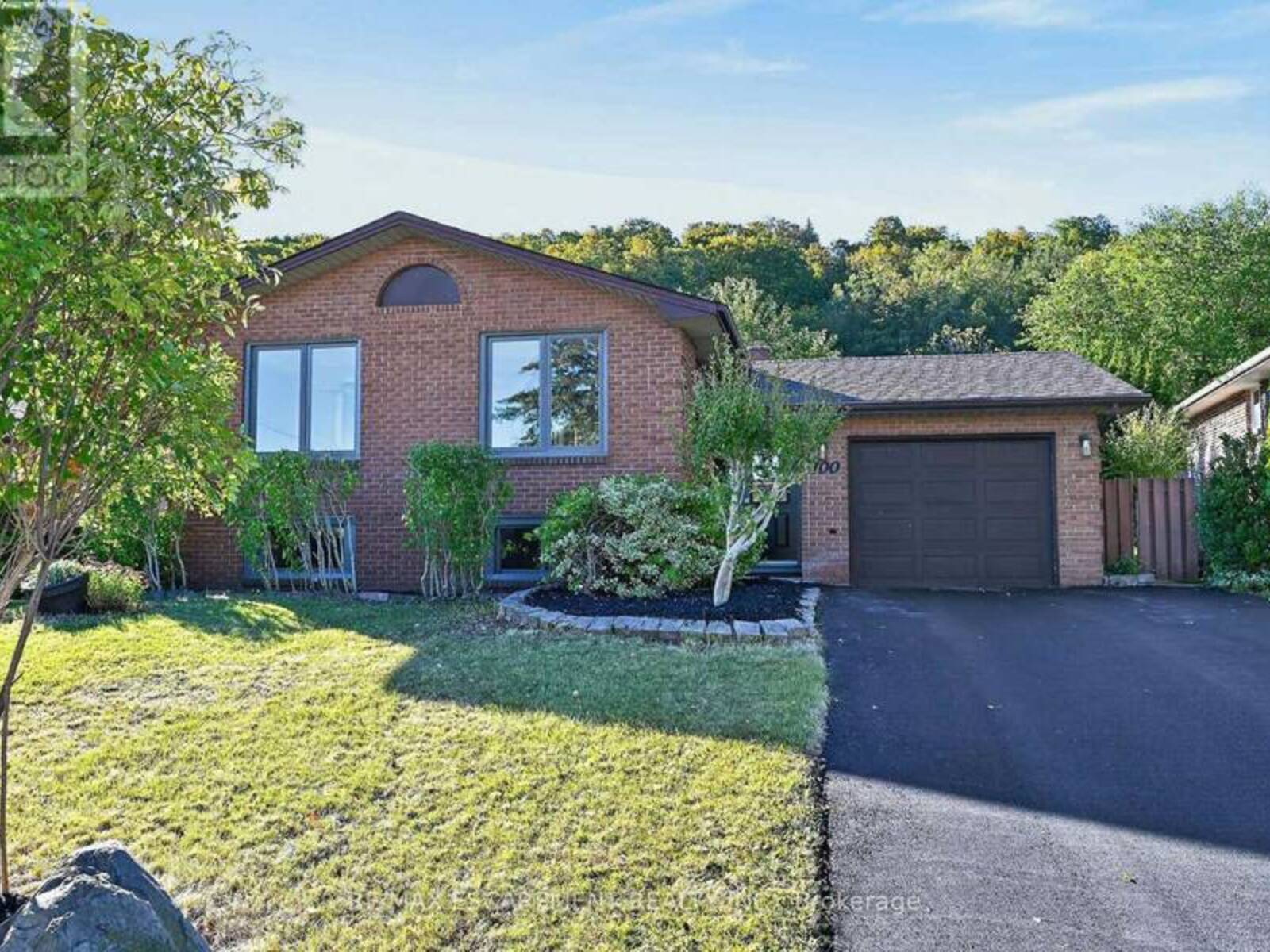 100 MARCELLA CRESCENT, Hamilton, Ontario L8K 6G1