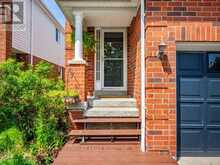 479 HEDDLE CRESCENT | Newmarket Ontario | Slide Image Four