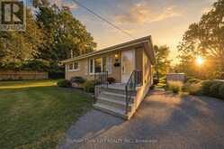 21 HILLCREST AVENUE | Brantford Ontario | Slide Image Four