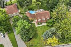 111 WHISPERING PINE TRAIL | Aurora Ontario | Slide Image Two