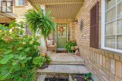 103 THOROUGHBRED BOULEVARD | Hamilton Ontario | Slide Image Three