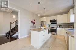 982 WILBUR PIPHER CIRCLE | Newmarket Ontario | Slide Image Seventeen