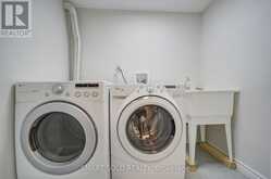 982 WILBUR PIPHER CIRCLE | Newmarket Ontario | Slide Image Thirty-seven