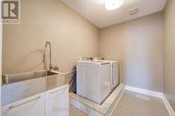 982 WILBUR PIPHER CIRCLE | Newmarket Ontario | Slide Image Forty-four