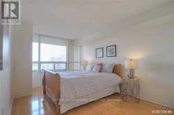 1002 - 11 TOWNSGATE DRIVE | Vaughan Ontario | Slide Image Ten
