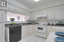1002 - 11 TOWNSGATE DRIVE | Vaughan Ontario | Slide Image Seven