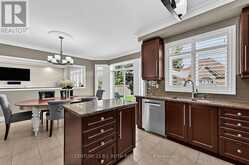 81 ROYAL PARK BOULEVARD | Barrie Ontario | Slide Image Seventeen