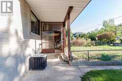 15 VALENCIA CRESCENT | Toronto Ontario | Slide Image Thirty-two