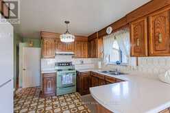 15 VALENCIA CRESCENT | Toronto Ontario | Slide Image Nine