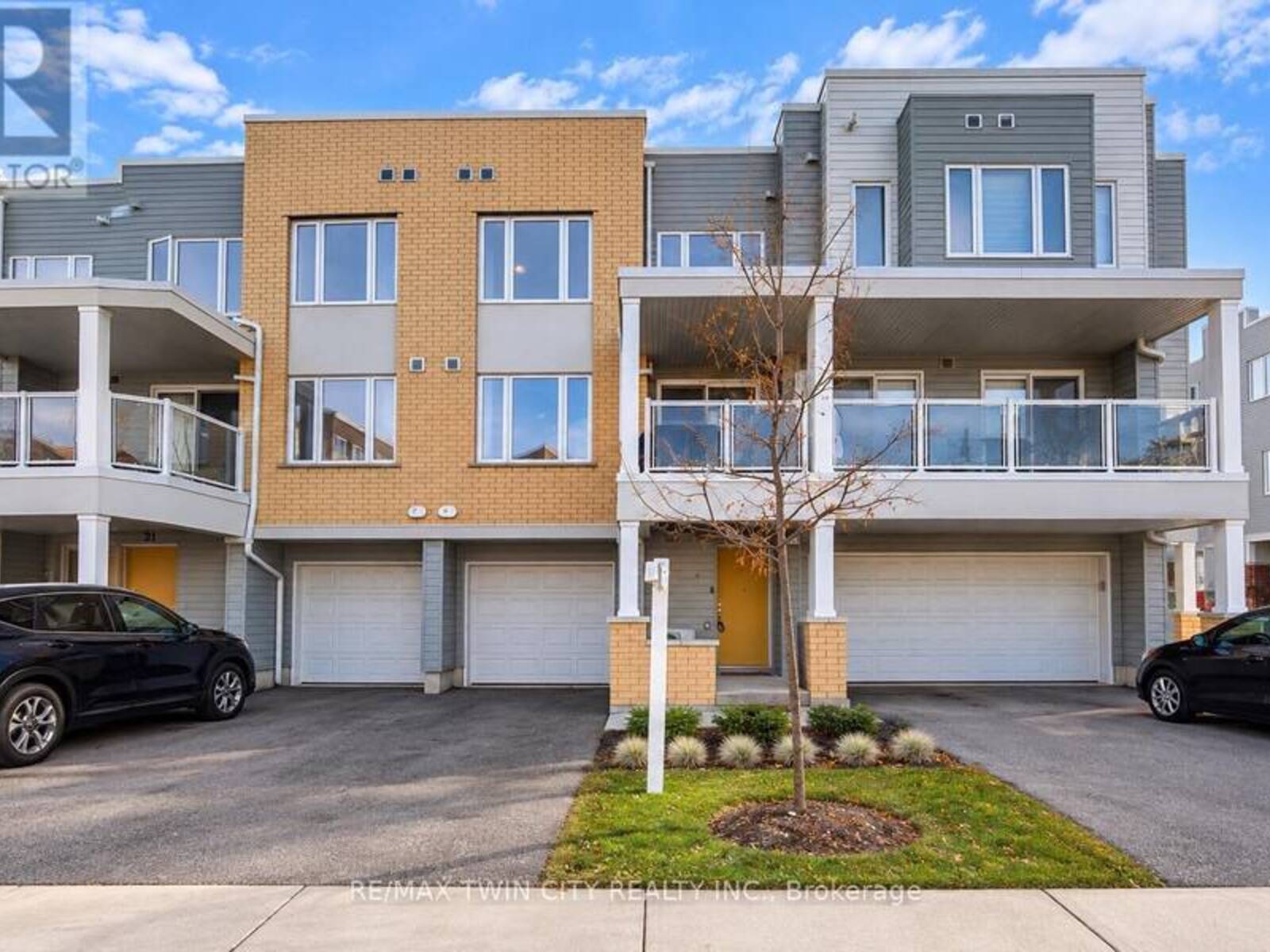 23 VALENCIA AVENUE, Kitchener, Ontario N2R 0R7