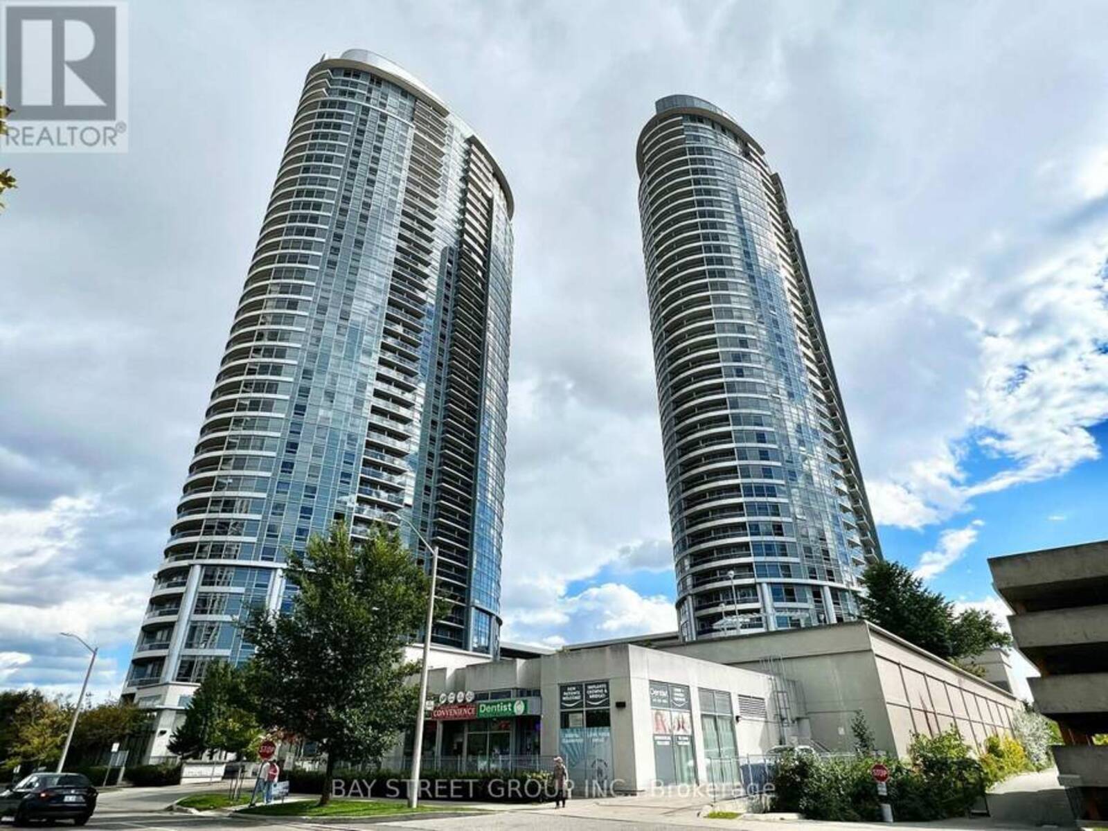 2305 - 125 VILLAGE GREEN SQUARE, Toronto, Ontario M1S 0G3