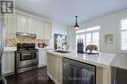 68 OLD FIELD CRESCENT | East Gwillimbury Ontario | Slide Image Fifteen