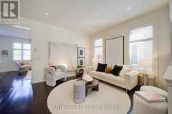68 OLD FIELD CRESCENT | East Gwillimbury Ontario | Slide Image Eight