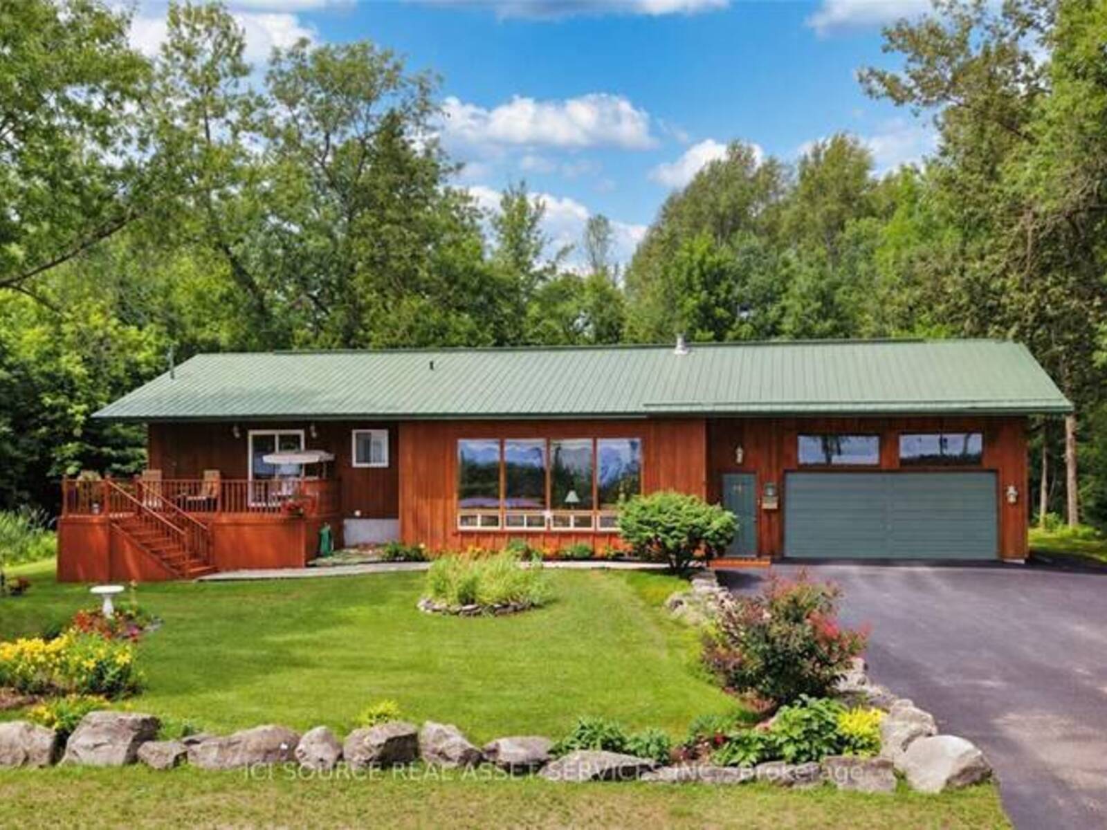 117 FRONT STREET W, Bobcaygeon, Ontario K0M 1A0
