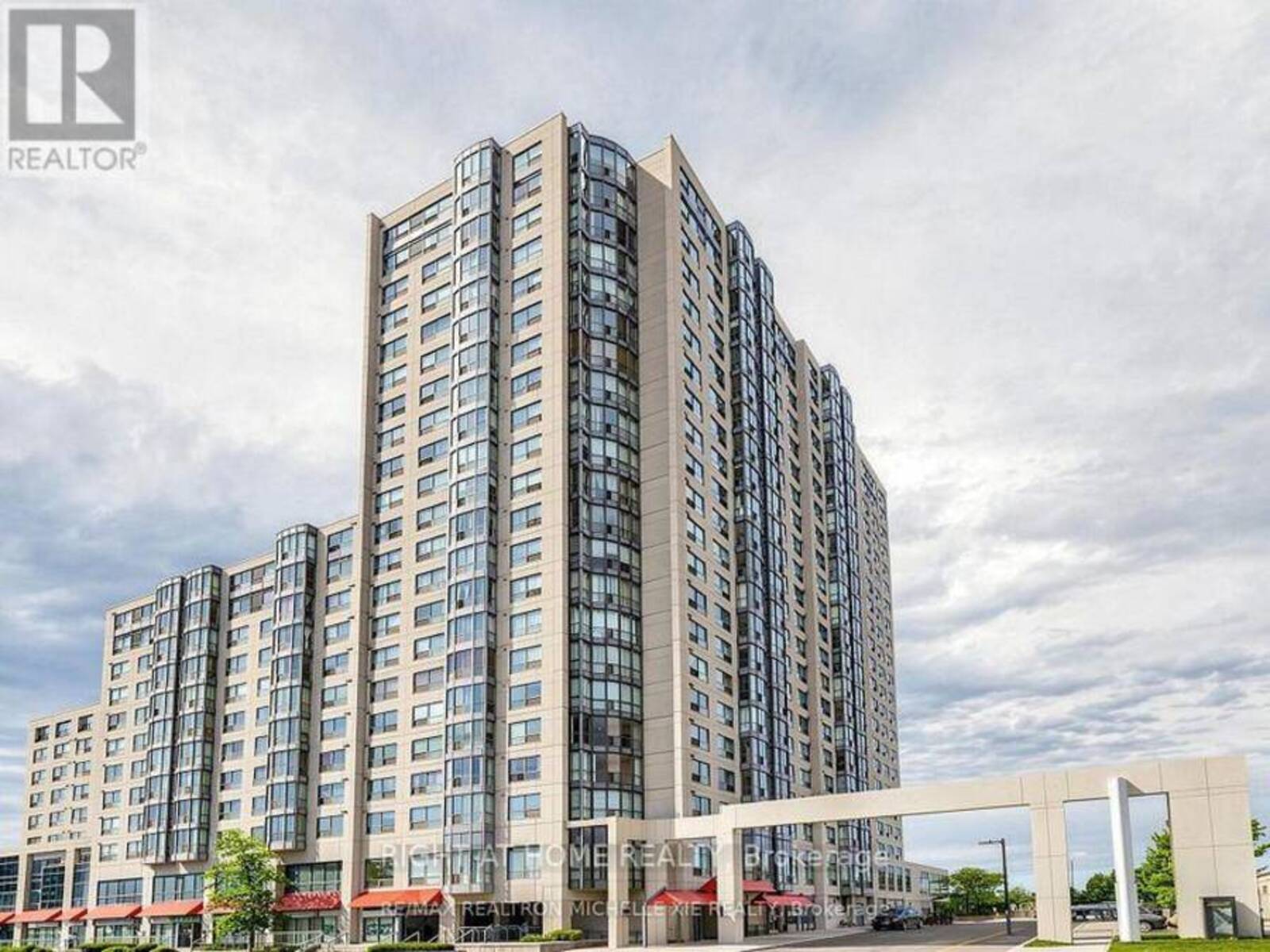 1470 MIDLAND AVENUE, Toronto, Ontario M1P 4Z4