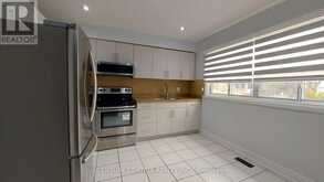 143 PURPLEDUSK TRAIL | Toronto Ontario | Slide Image Nine