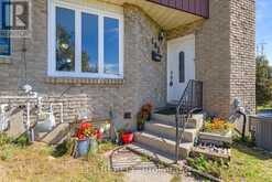 102 THE COUNTRY WAY | Kitchener Ontario | Slide Image Five