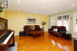 5680 OLDCASTLE CRESCENT | Mississauga Ontario | Slide Image Six