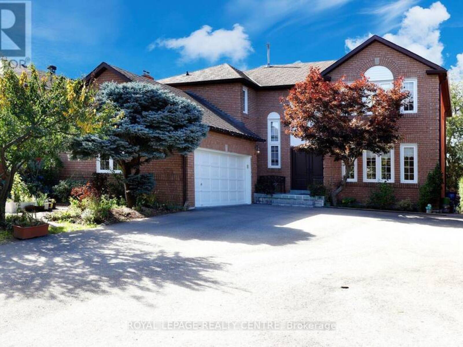 5680 OLDCASTLE CRESCENT, Mississauga, Ontario L5M 4X5