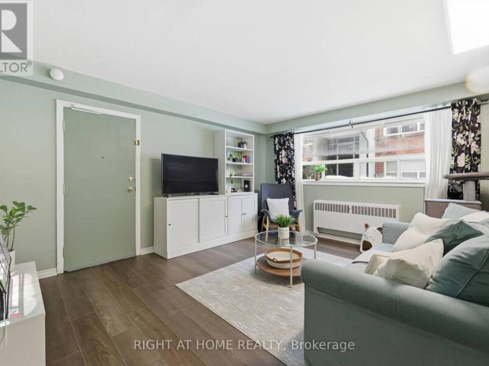 11 - 223 MACNAB STREET S, Hamilton, Ontario L8P 3C9
