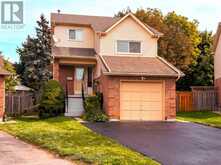 12 GILES COURT | Whitby Ontario | Slide Image Five