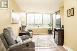 209 - 33 WELDRICK ROAD E | Richmond Hill Ontario | Slide Image Thirteen