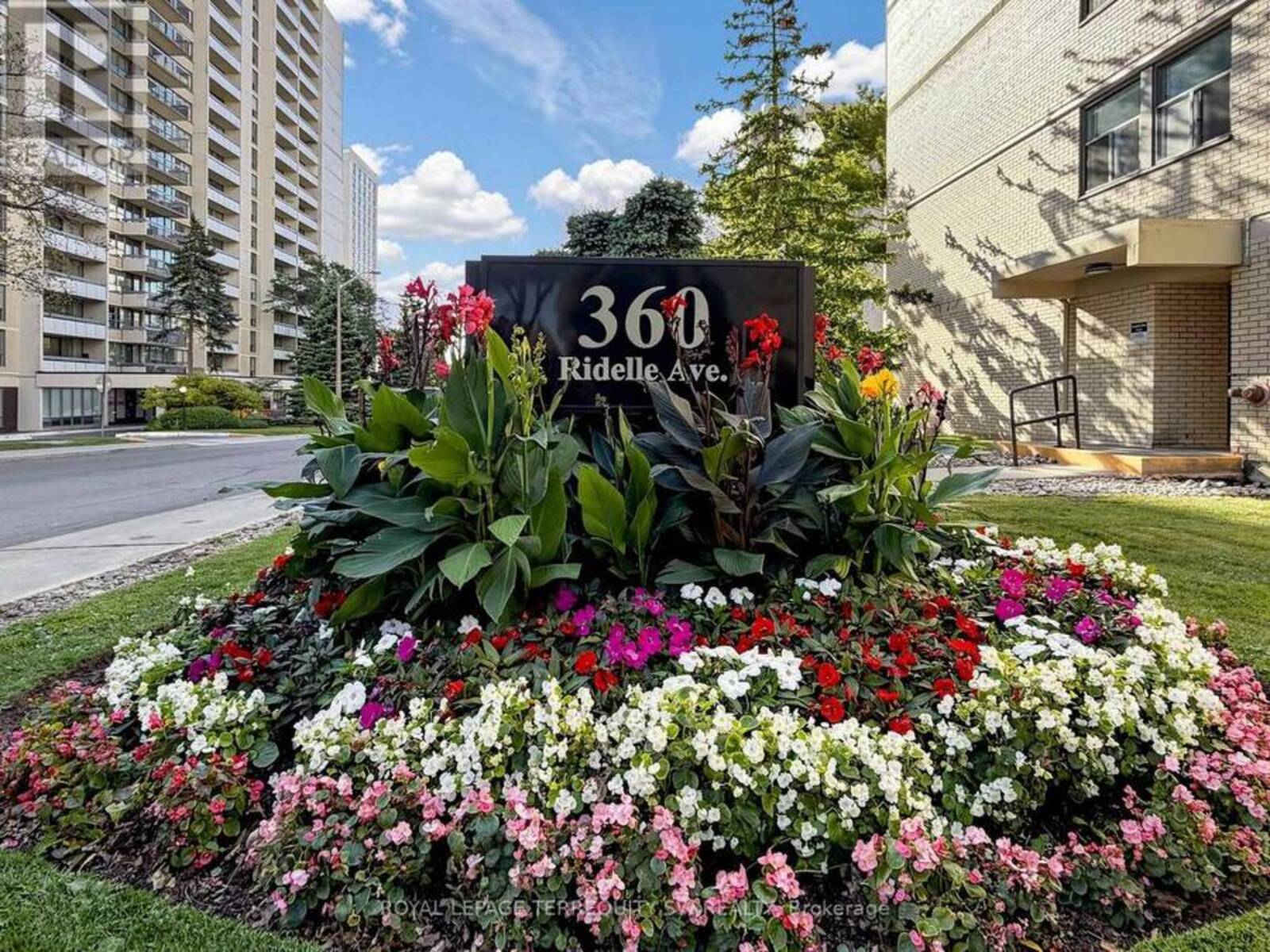 2301 - 360 RIDELLE AVE AVENUE, Toronto, Ontario M6B 1K1