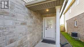 8596 MILOMIR STREET | Niagara Falls Ontario | Slide Image Four