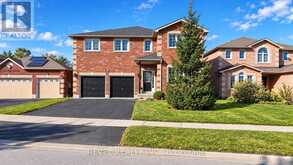 30 SUN KING CRESCENT | Barrie Ontario | Slide Image One