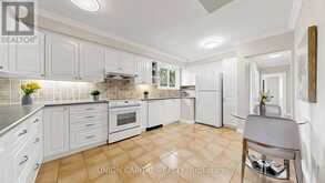 49 BATHFORD CRESCENT | Toronto Ontario | Slide Image Thirteen