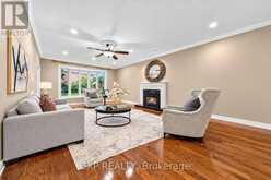 2 SHALLMAR GARDENS | Richmond Hill Ontario | Slide Image Thirteen