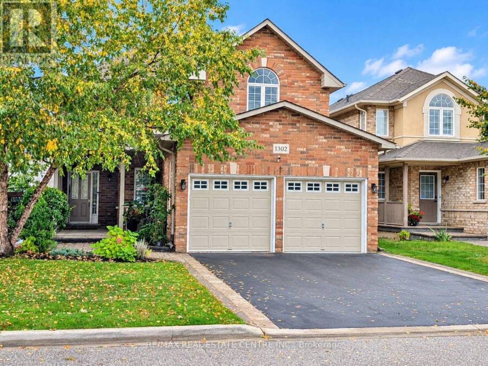 1302 RENFIELD DRIVE, Burlington, Ontario L7M 4Z3