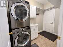 1302 RENFIELD DRIVE | Burlington Ontario | Slide Image Ten