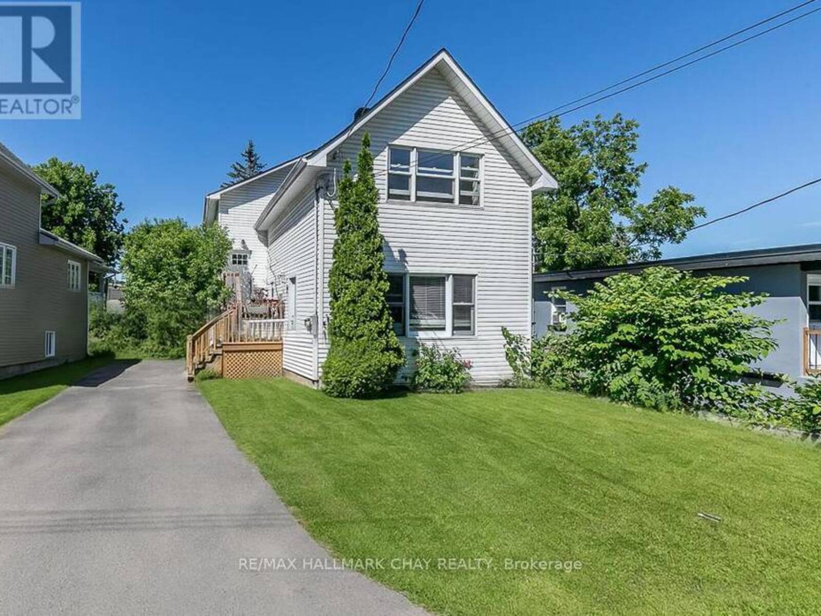 226 QUEEN STREET, Midland, Ontario L4R 3H1