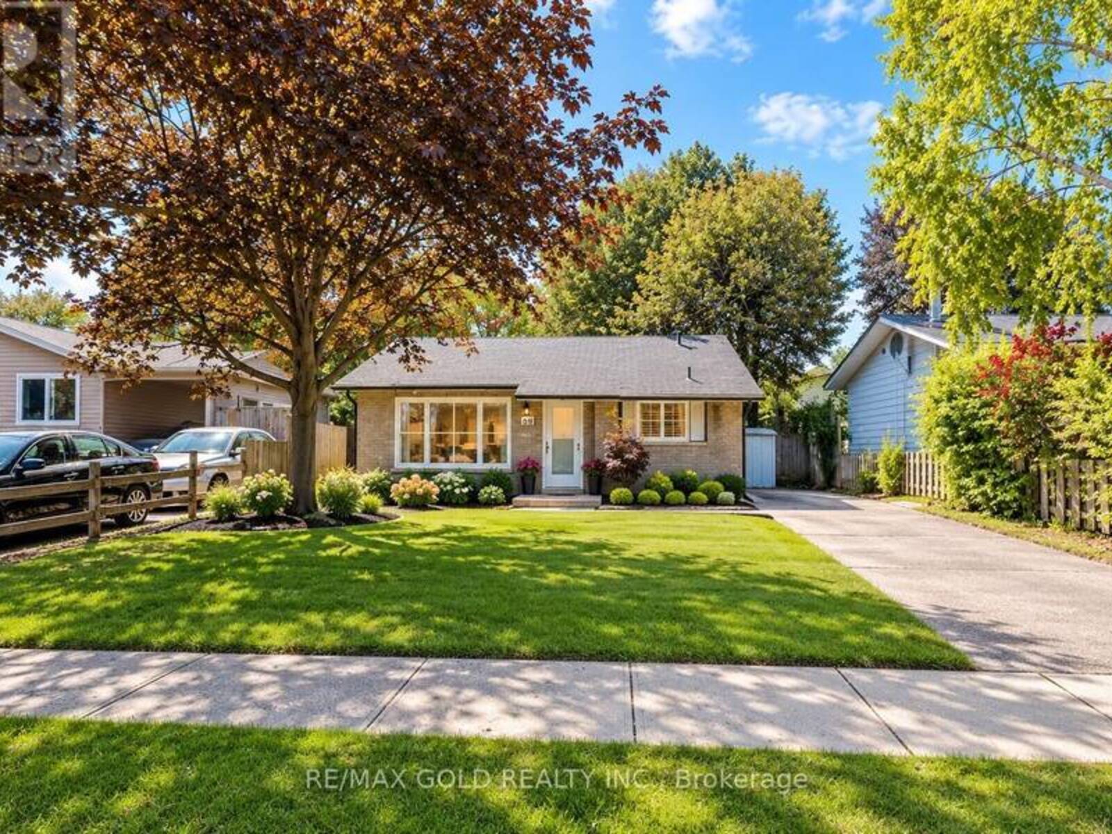 85 WILLIAMSBURG ROAD, Kitchener, Ontario N2E 1K6