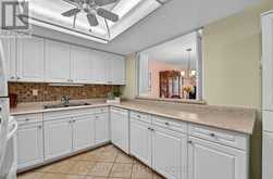 507 - 5 WELDRICK ROAD W | Richmond Hill Ontario | Slide Image Twelve