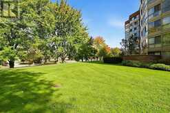 507 - 5 WELDRICK ROAD W | Richmond Hill Ontario | Slide Image Five