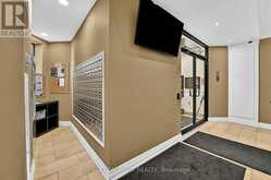 507 - 5 WELDRICK ROAD W | Richmond Hill Ontario | Slide Image Seven