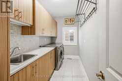 28 SANDALWOOD CRESCENT | Niagara-on-the-Lake Ontario | Slide Image Twenty-eight