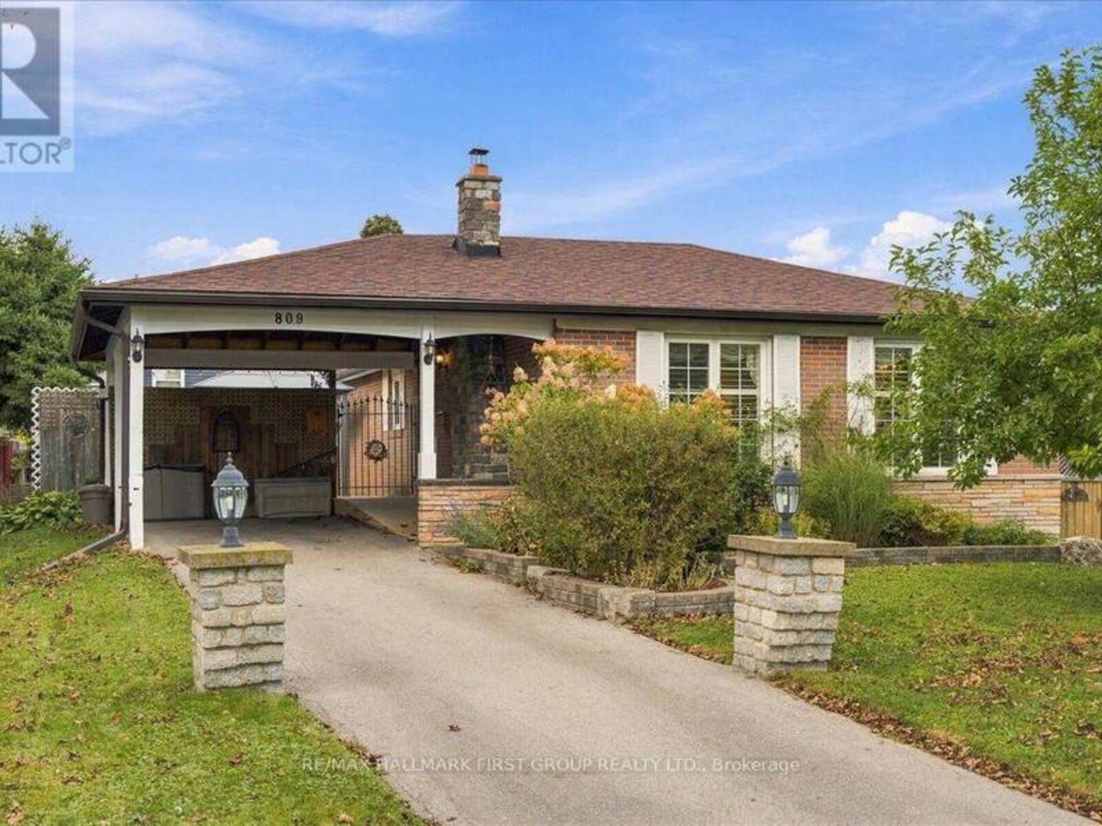 809 BEM AVENUE, Pickering, Ontario L1W 1X2