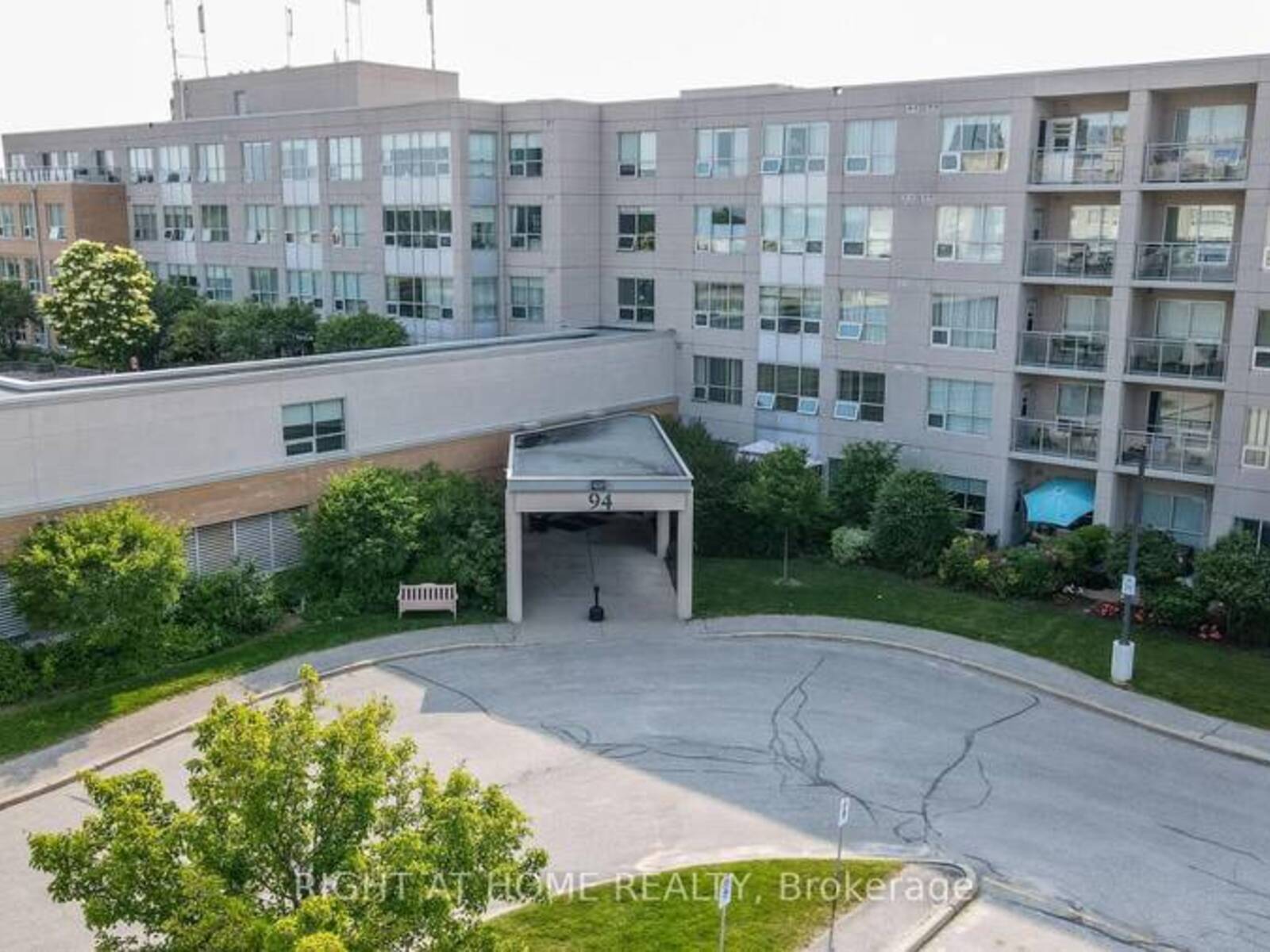 203 - 90 DEAN AVENUE, Barrie, Ontario L4N 0M3