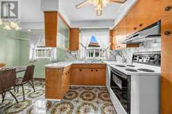 7 DAYSTROM DRIVE | Toronto Ontario | Slide Image Twelve