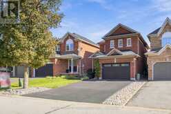 28 CASTLE GREEN DRIVE | Whitby Ontario | Slide Image Three