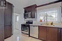 64 LINDSAY AVENUE | Newmarket Ontario | Slide Image Nine